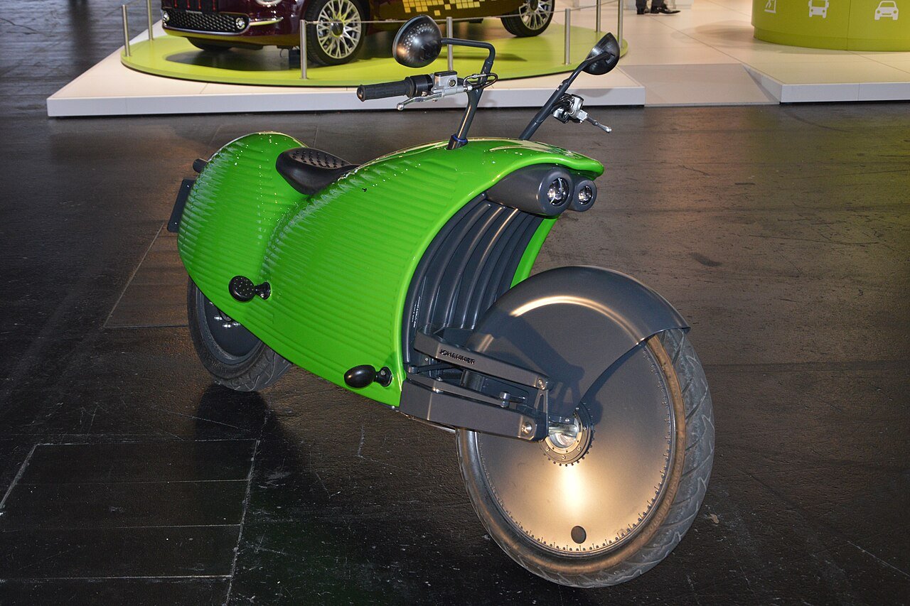 Elektryczny motocykl z dwubiegową skrzynią zadebiutuje na EICMA